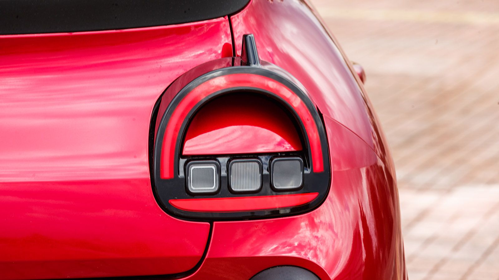 Δοκιμή Renault Twingo E-Tech 80 PS: Μικρό στο μάτι, μεγάλο στην πόλη